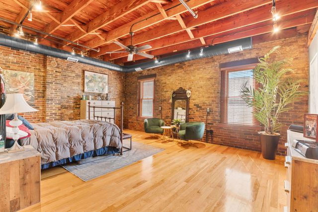 509 W Olive Street 201, Springfield, MO 65806