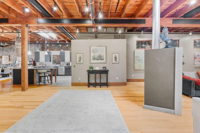 509 W Olive Street 201, Springfield, MO 65806