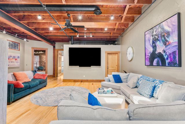 509 W Olive Street 201, Springfield, MO 65806