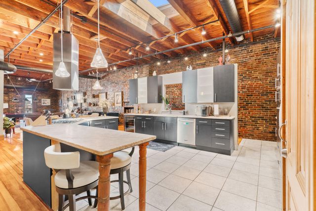 509 W Olive Street 201, Springfield, MO 65806