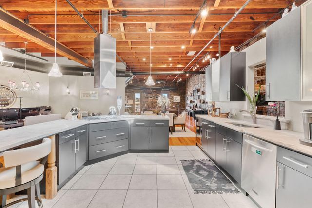 509 W Olive Street 201, Springfield, MO 65806