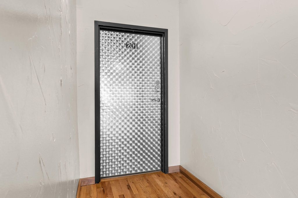 509 W Olive Street 201, Springfield, MO 65806