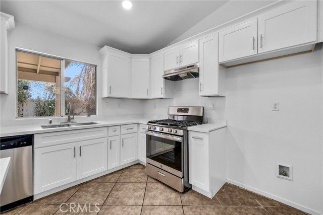 1240 Visconti Drive, Colton, CA 92324