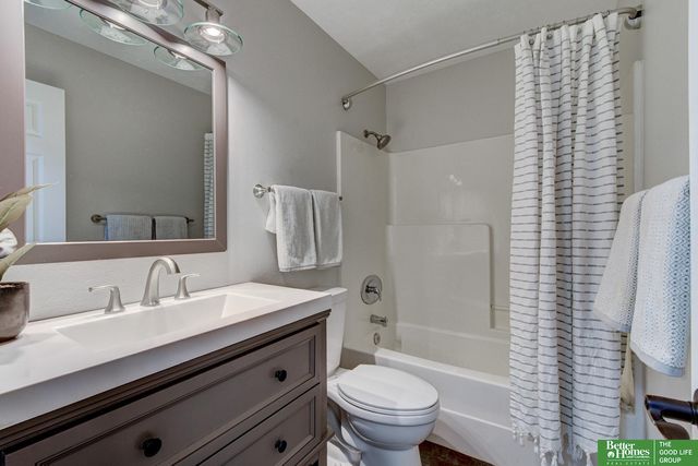 15106 Spencer Street, Omaha, NE 68116