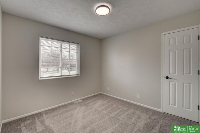 15106 Spencer Street, Omaha, NE 68116