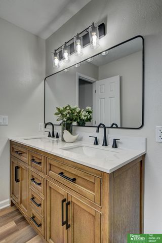 15106 Spencer Street, Omaha, NE 68116