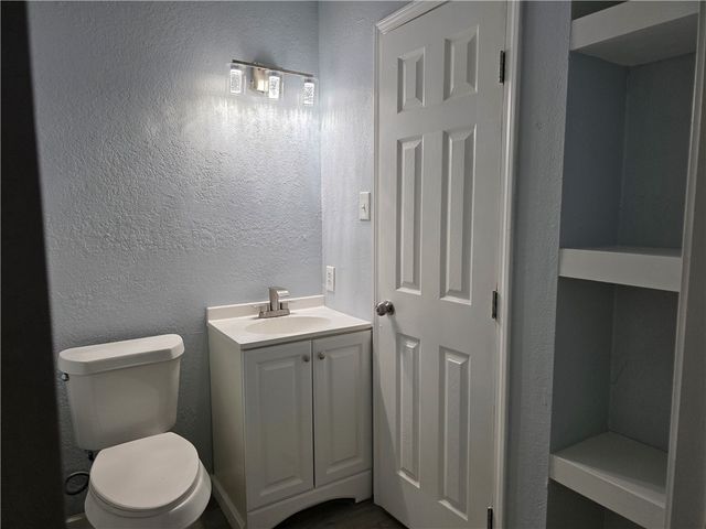 932 Waterview St, Portland, TX 78374