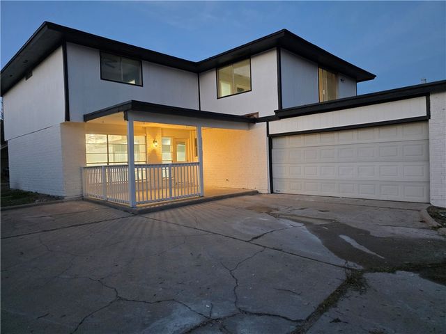 932 Waterview St, Portland, TX 78374