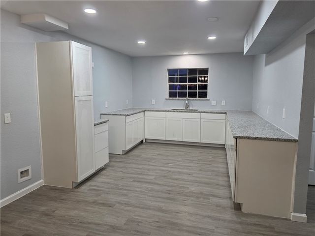 932 Waterview St, Portland, TX 78374