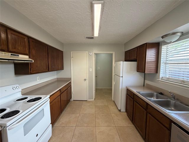 2815 Fir Crest Court, Stafford, TX 77477