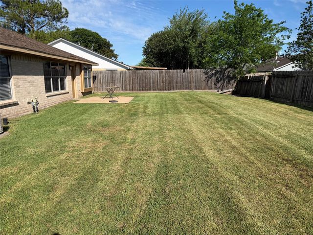 2815 Fir Crest Court, Stafford, TX 77477