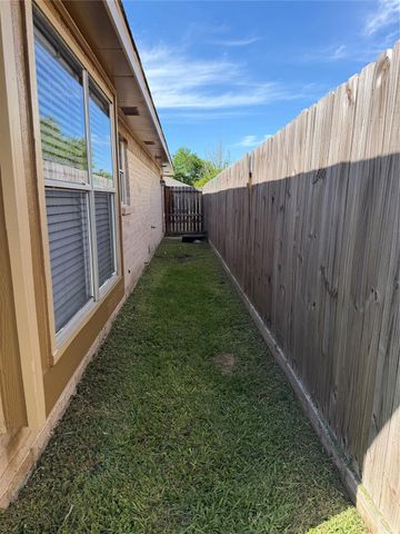 2815 Fir Crest Court, Stafford, TX 77477