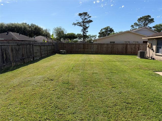 2815 Fir Crest Court, Stafford, TX 77477