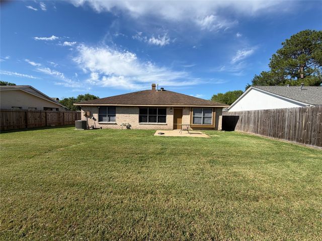 2815 Fir Crest Court, Stafford, TX 77477