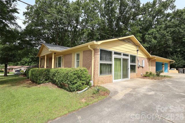 210 Cliffside Drive, Kannapolis, NC 28081