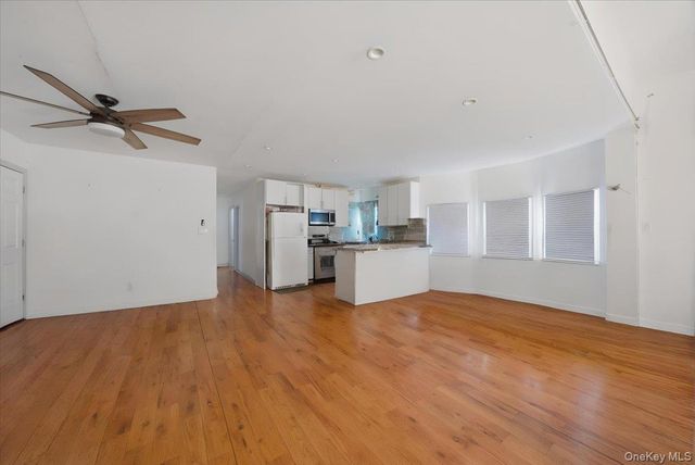 11915 193rd Street, Saint Albans, NY 11412