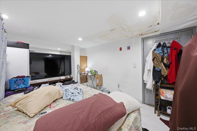 11915 193rd Street, Saint Albans, NY 11412