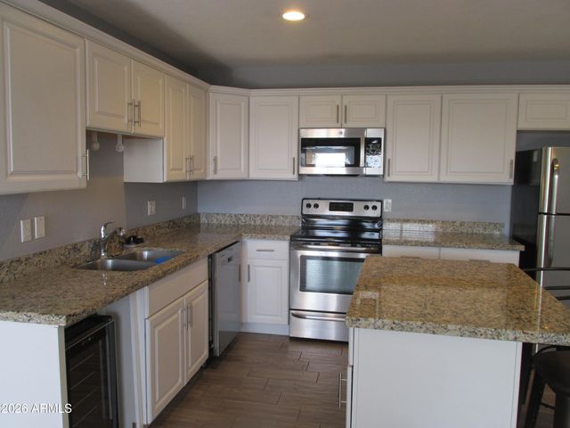 1440 N IDAHO Road 1046, Apache Junction, AZ 85119