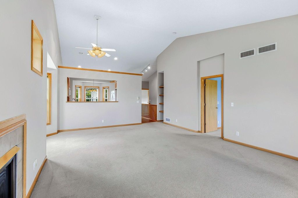 536 Holly Lane N, Oakdale, MN 55128 — photo 4
