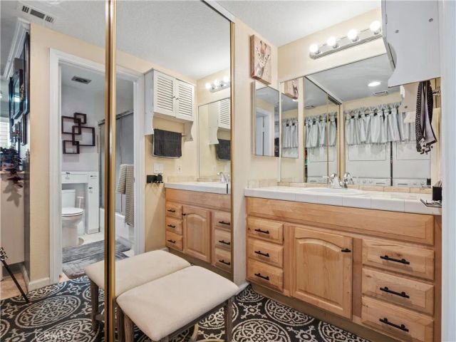 2396 Pleasant Way I, Thousand Oaks, CA 91362