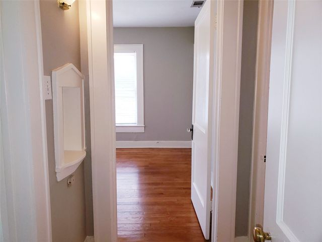 5815 LLANO Avenue, Dallas, TX 75206