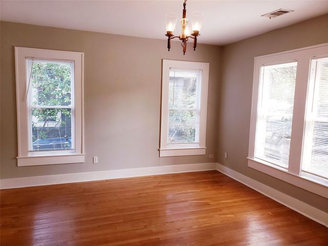 5815 LLANO Avenue, Dallas, TX 75206