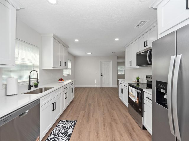 2118 EDWIN, Winter Haven, FL 33881