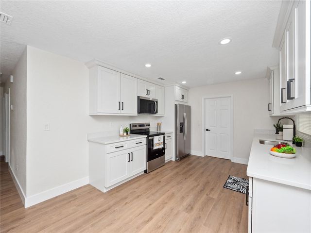 2118 EDWIN, Winter Haven, FL 33881