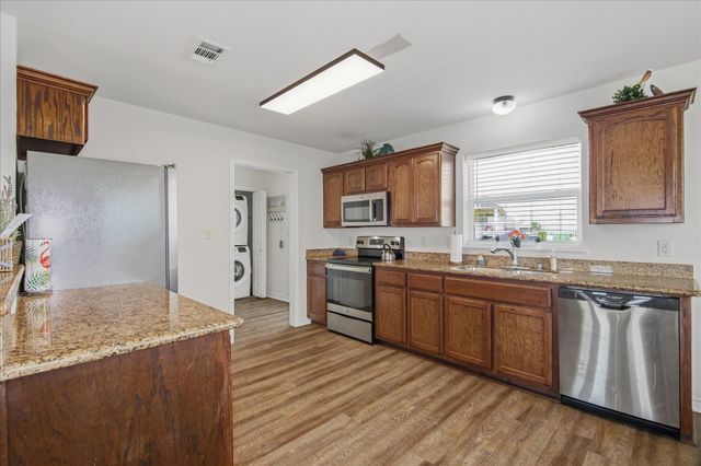 2619 Tide Drive, Crystal Beach, TX 77650