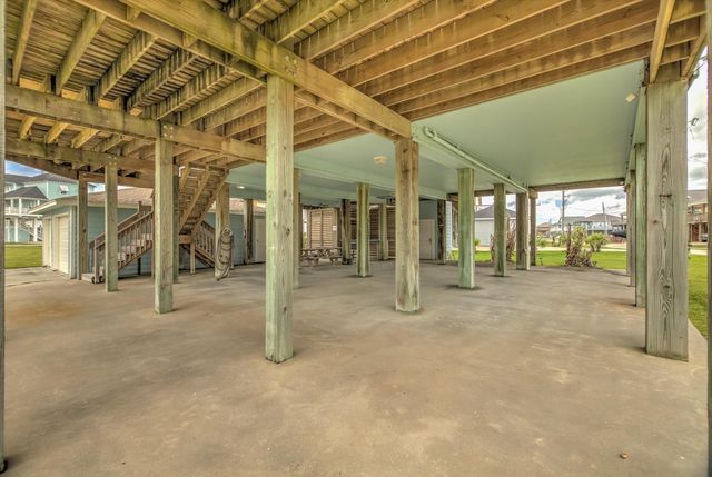2619 Tide Drive, Crystal Beach, TX 77650