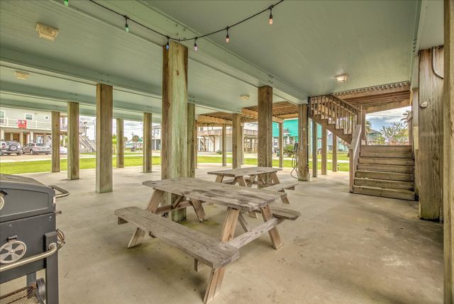 2619 Tide Drive, Crystal Beach, TX 77650