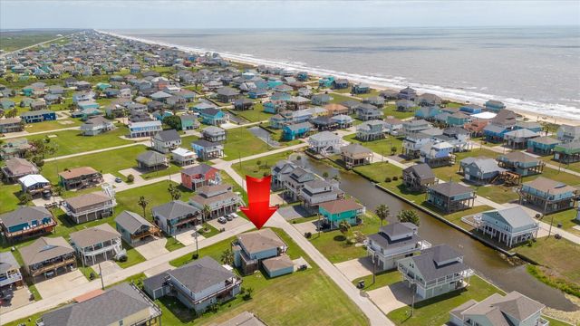 2619 Tide Drive, Crystal Beach, TX 77650