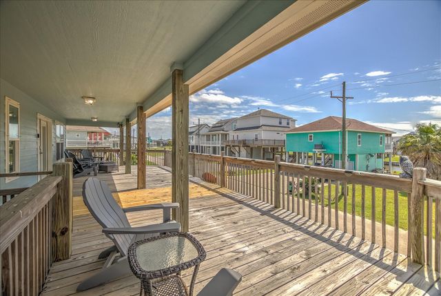 2619 Tide Drive, Crystal Beach, TX 77650