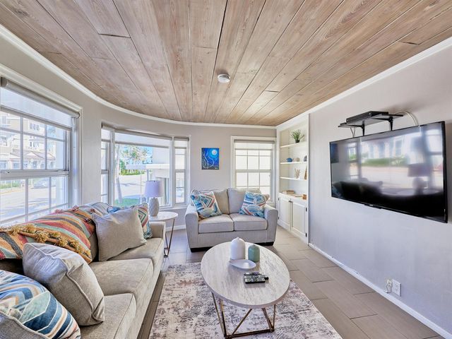 1214 E Atlantic Avenue 1, Delray Beach, FL 33483