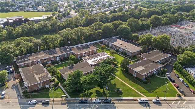 267 N Newbridge Road 2D, Levittown, NY 11756