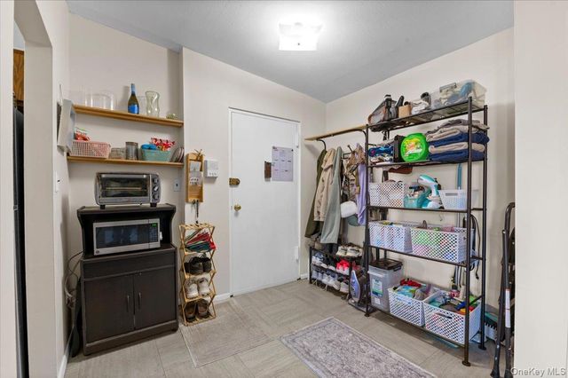 267 N Newbridge Road 2D, Levittown, NY 11756