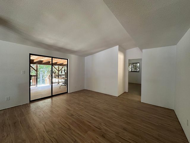 2505 Huckleberry Lane, Whitethorn, CA 95589