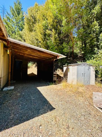2505 Huckleberry Lane, Whitethorn, CA 95589
