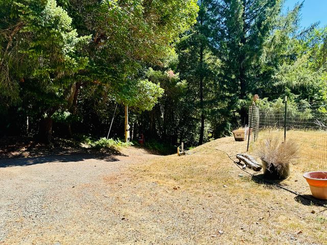 2505 Huckleberry Lane, Whitethorn, CA 95589