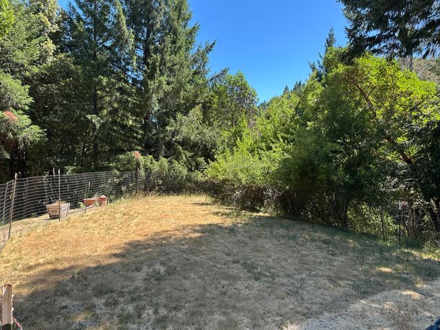 2505 Huckleberry Lane, Whitethorn, CA 95589