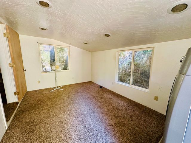 2505 Huckleberry Lane, Whitethorn, CA 95589