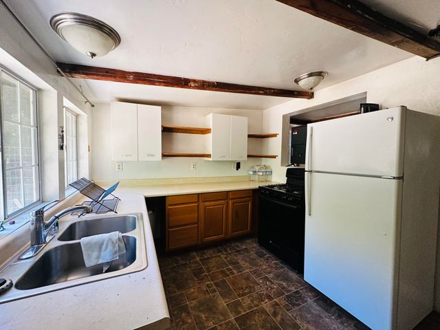 2505 Huckleberry Lane, Whitethorn, CA 95589