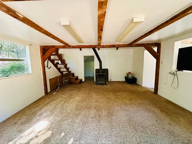 2505 Huckleberry Lane, Whitethorn, CA 95589