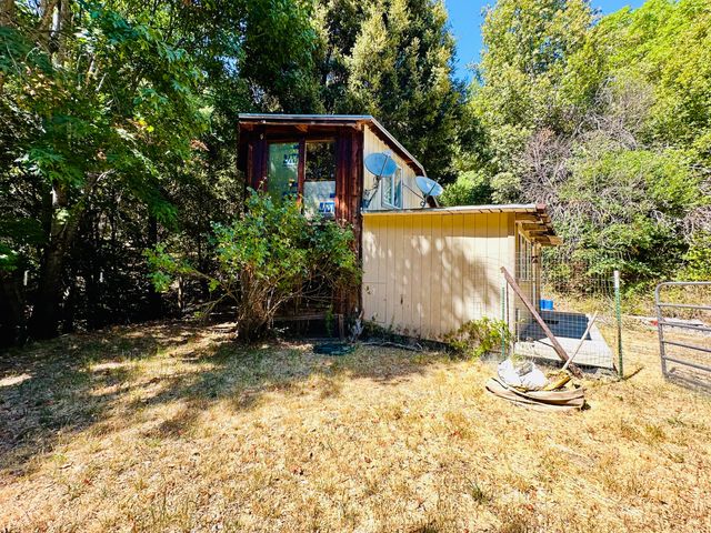 2505 Huckleberry Lane, Whitethorn, CA 95589