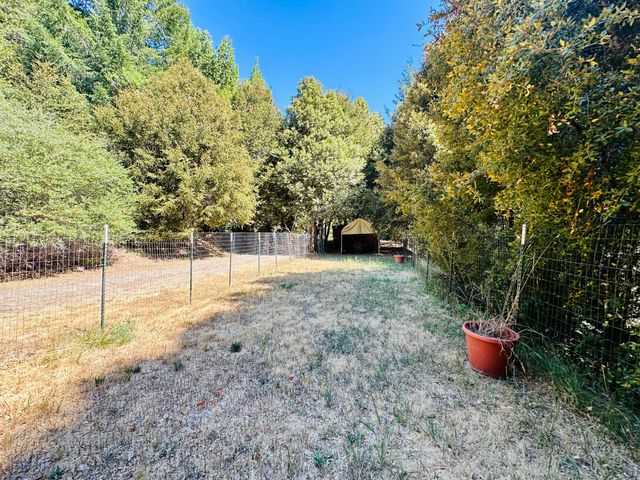 2505 Huckleberry Lane, Whitethorn, CA 95589