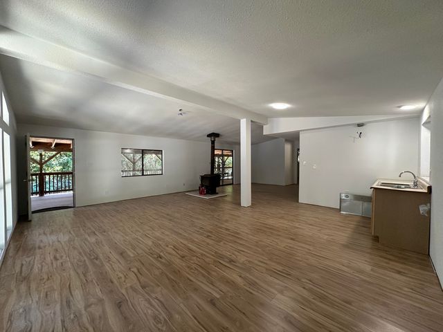 2505 Huckleberry Lane, Whitethorn, CA 95589