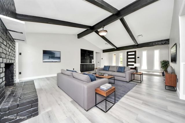 7822 Maple Tree Drive, Houston, TX 77088