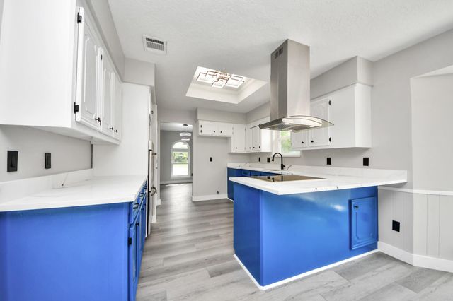 7822 Maple Tree Drive, Houston, TX 77088