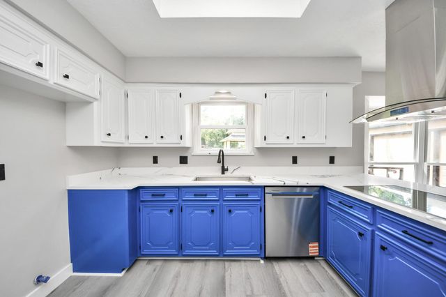 7822 Maple Tree Drive, Houston, TX 77088