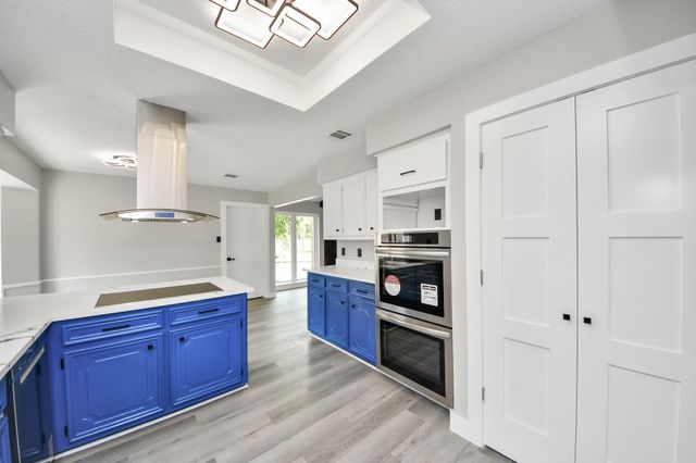 7822 Maple Tree Drive, Houston, TX 77088